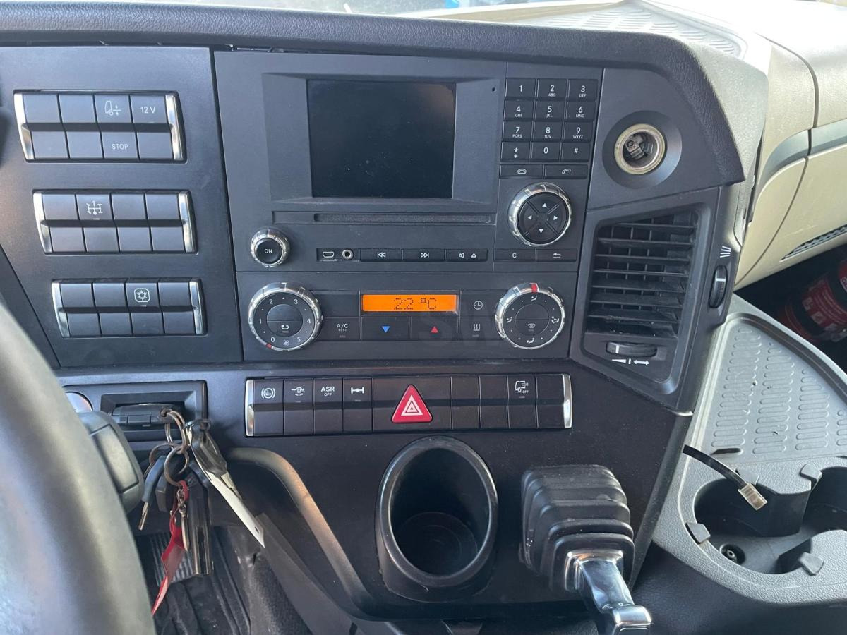 Tractor unit Mercedes Actros 1845