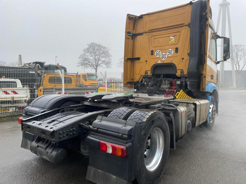 Tractor unit Mercedes Actros 1845