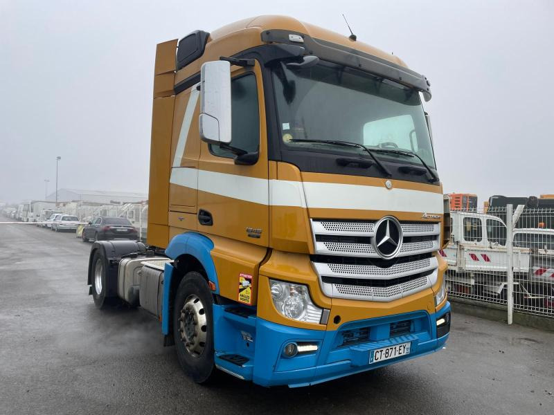Tractor unit Mercedes Actros 1845