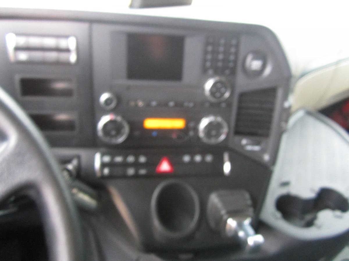 Tractor unit Mercedes Actros 1845