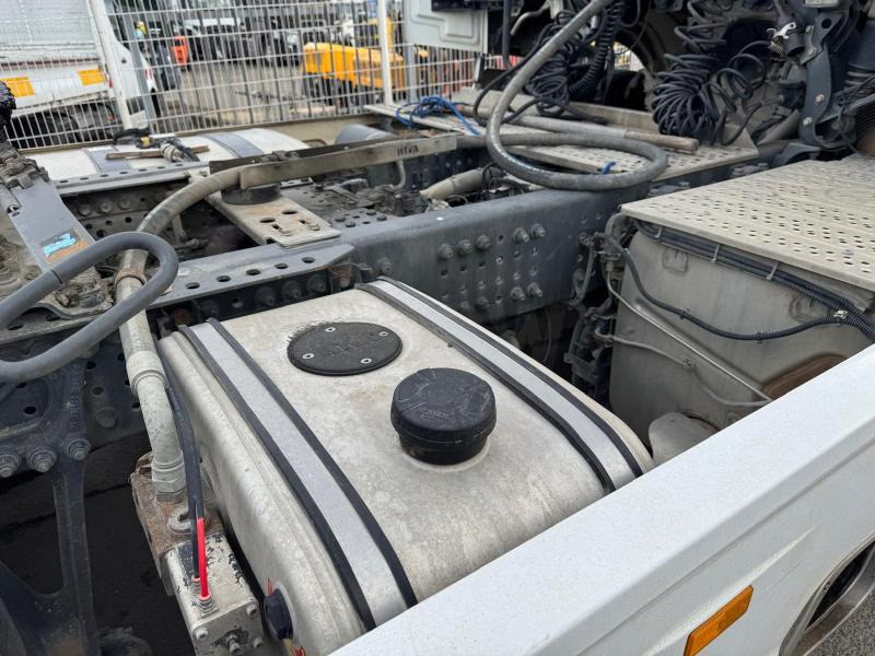 Tractor unit Mercedes Actros 1845