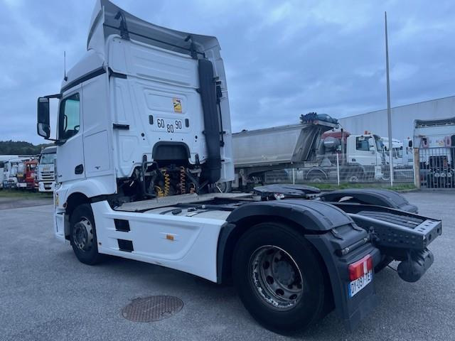 Tractor unit Mercedes Actros 1845