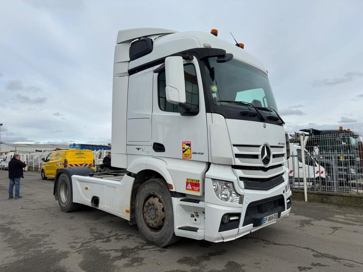 Tractor unit Mercedes Actros 1845