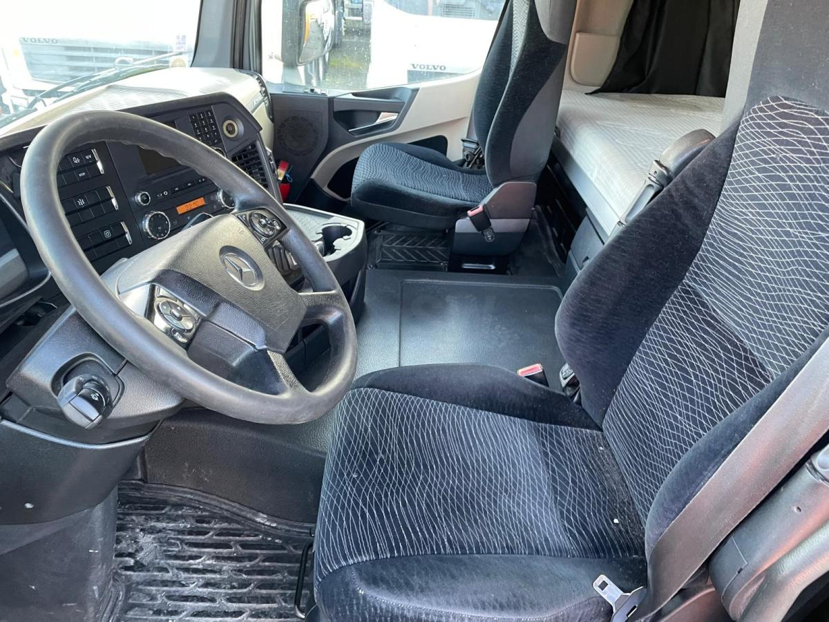 Tractor unit Mercedes Actros 1845