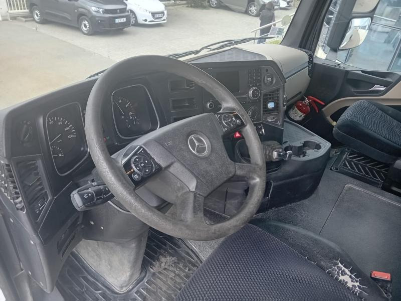 Tractor unit Mercedes Actros 1845