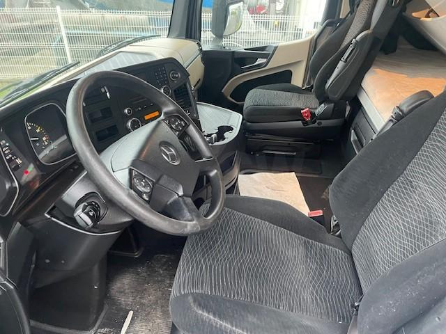 Tractor unit Mercedes Actros 1845