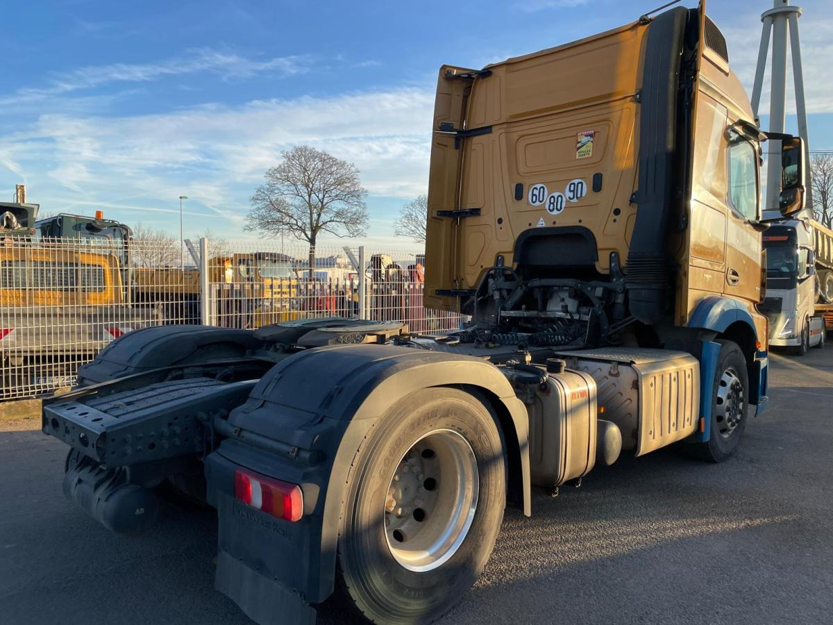 Tractor unit Mercedes Actros 1845