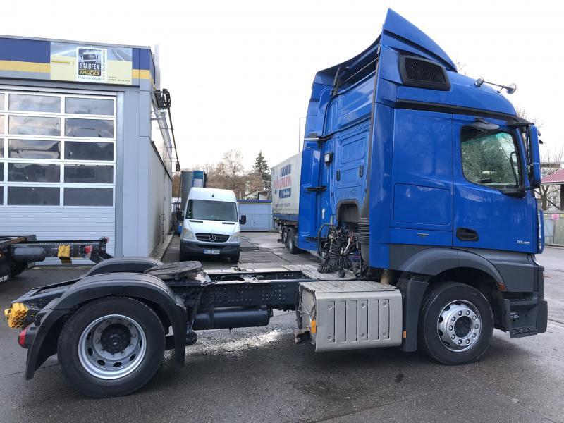 Tractor unit Mercedes Actros 1845 LS LOW MEGA Streamspace Intarder