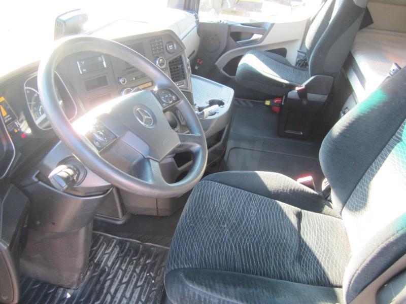 Tractor unit Mercedes Actros 1848