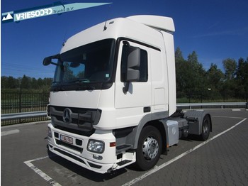 Tractor unit Mercedes-Benz 1944 chassisnr 2012: picture 1