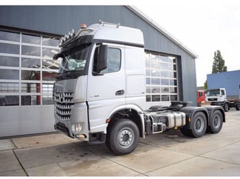New Tractor unit Mercedes-Benz 3358: picture 1