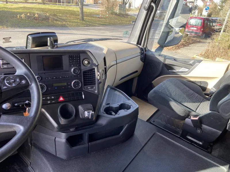 Tractor unit Mercedes-Benz Actros 1840 LS Standard Euro 6