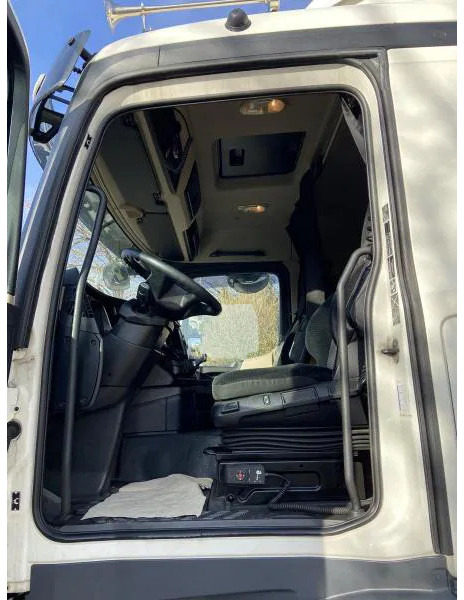 Tractor unit Mercedes-Benz Actros 1840 LS Standard Euro 6