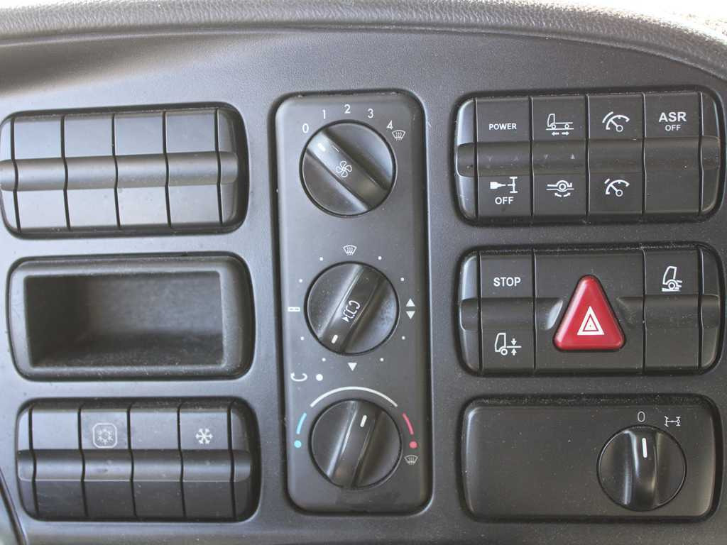 Tractor unit Mercedes-Benz Actros 1844 MP3, EURO 5EEV