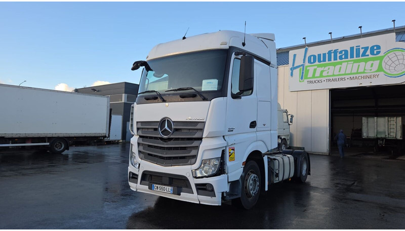 Tractor unit Mercedes-Benz Actros 1845