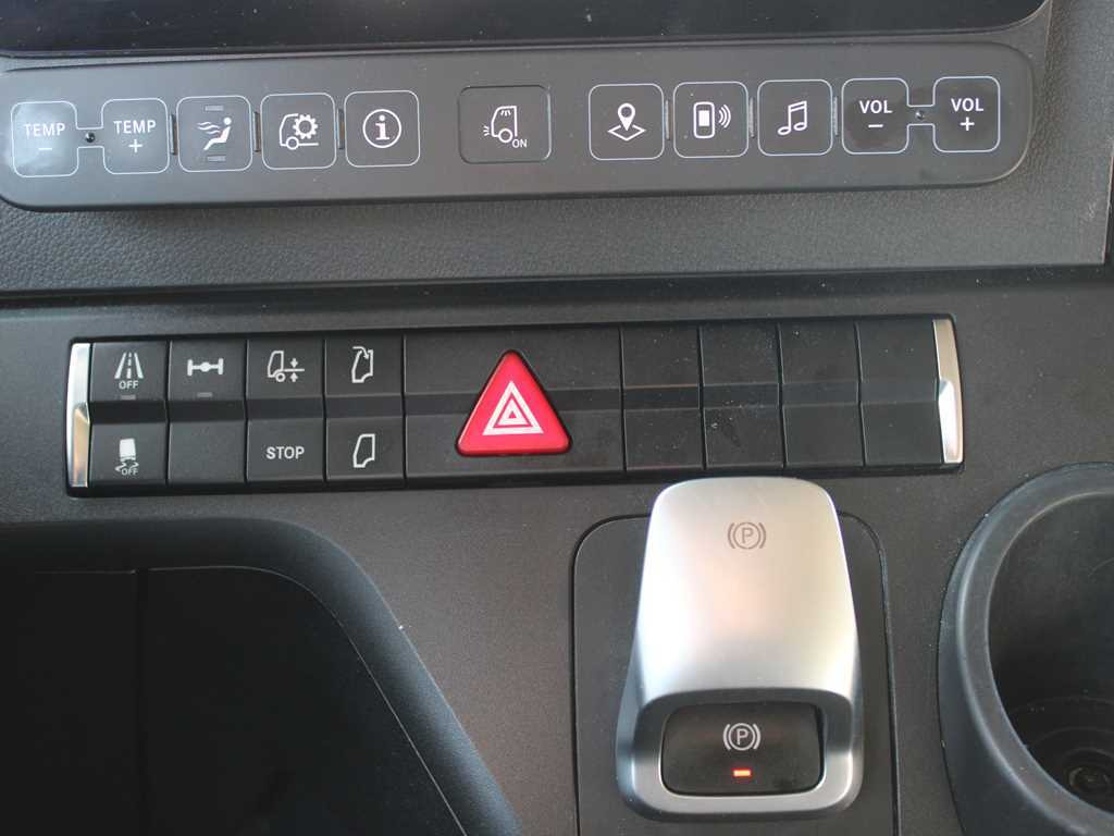 Tractor unit Mercedes-Benz Actros 1845, EURO 6, NAVIGATION