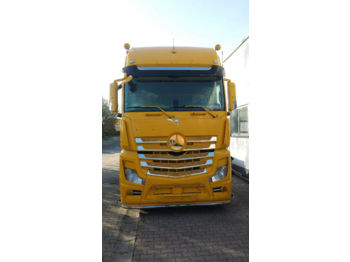 Tractor unit Mercedes-Benz Actros 1845 Giga Space: picture 1