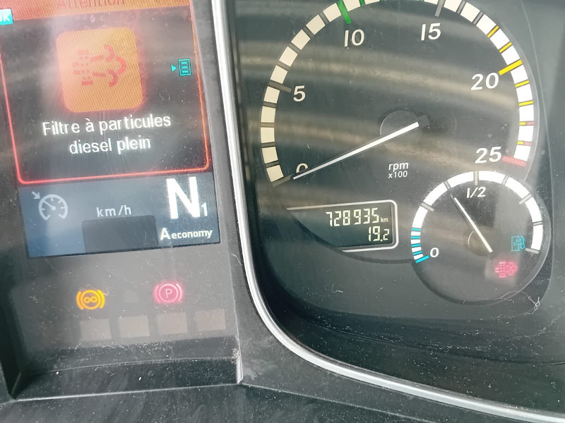 Tractor unit Mercedes-Benz Actros 1848 - noise in engine