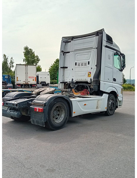 Tractor unit Mercedes-Benz Actros 1848 - noise in engine