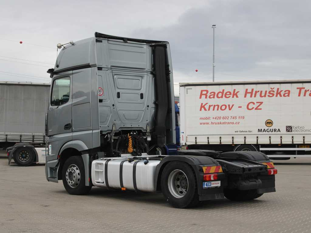 Tractor unit Mercedes-Benz Actros 1851, EURO 6, NAVIGATION