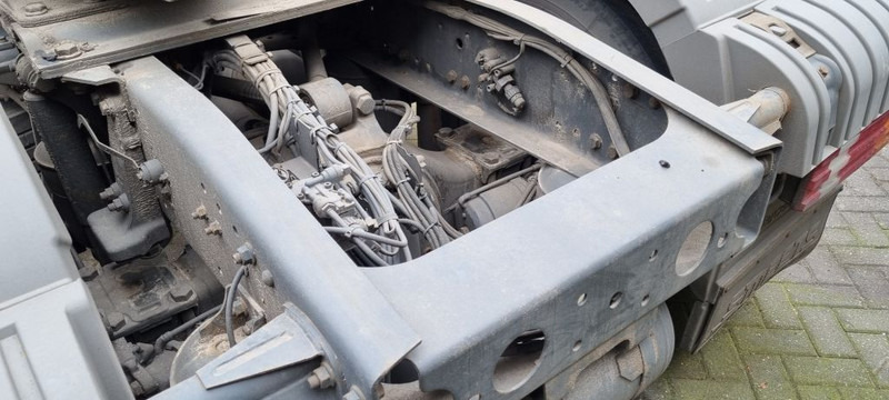 Tractor unit Mercedes-Benz Atego 1828 Crane.. manuel gearbox: picture 8