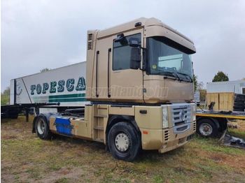 Tractor unit RENAULT Magnum 480 dxi Vontató
