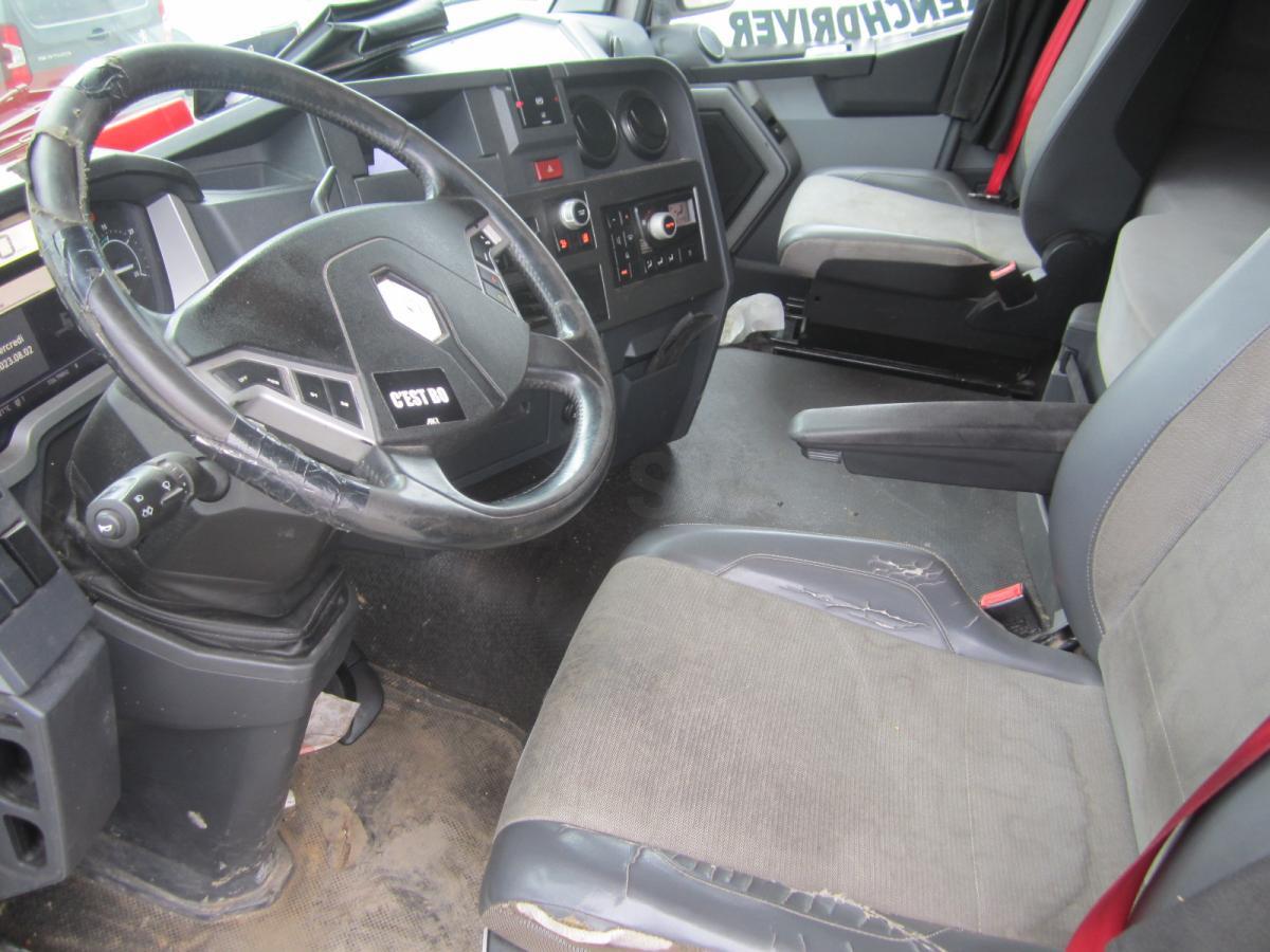 Tractor unit Renault Gamme T 440