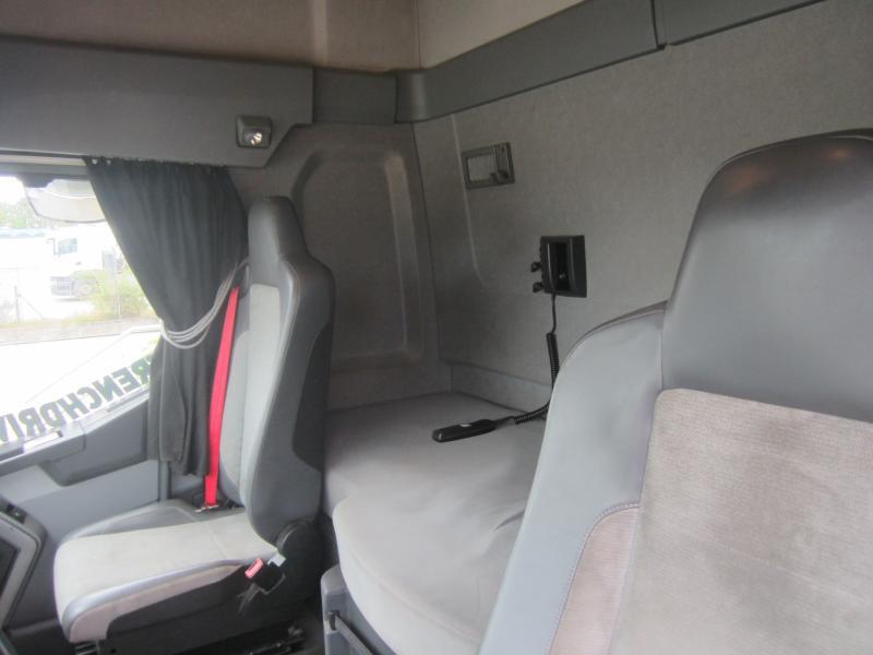 Tractor unit Renault Gamme T 440