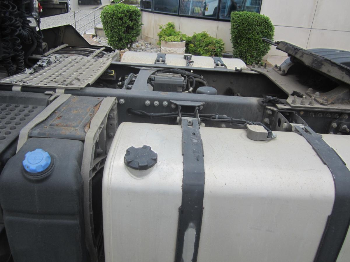 Tractor unit Renault Gamme T 440