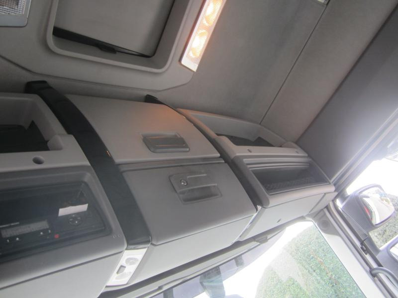 Tractor unit Renault Gamme T 460