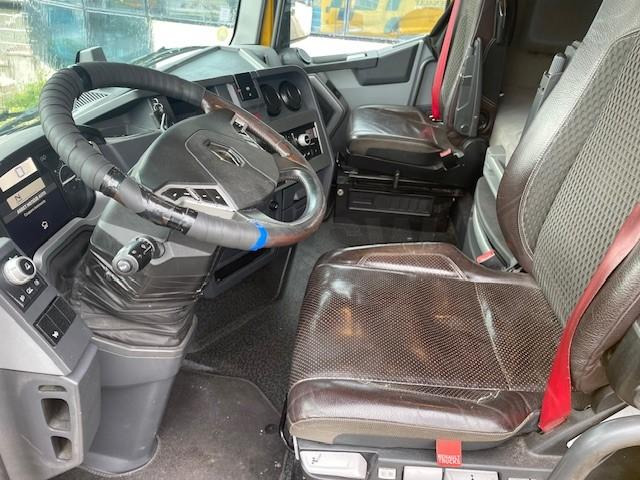 Tractor unit Renault Gamme T 520