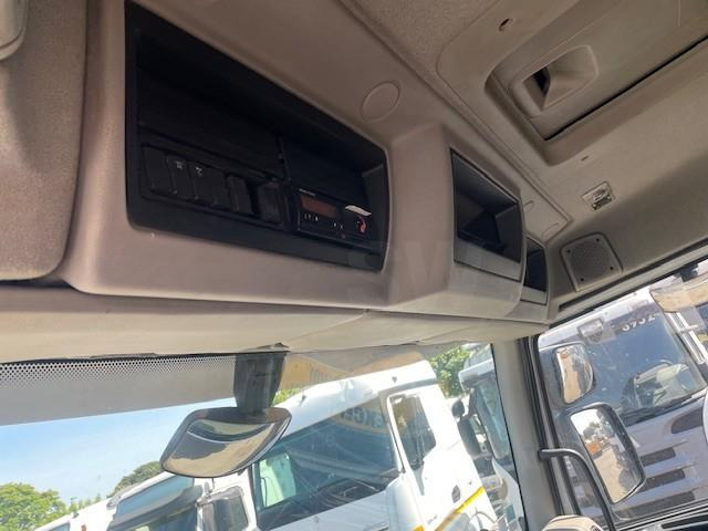 Tractor unit Renault Kerax 430dxi