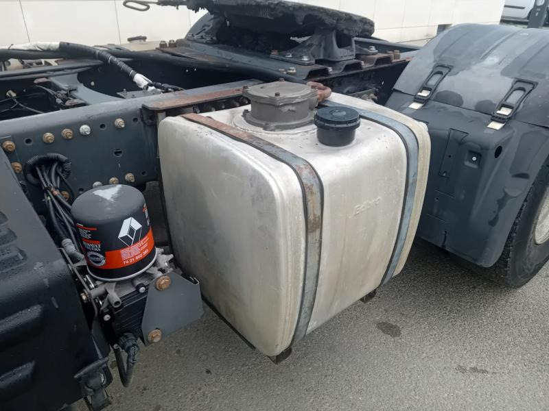 Tractor unit Renault Magnum 480 DXI