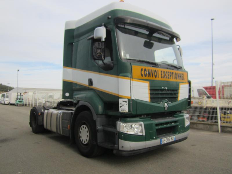 Tractor unit Renault Premium
