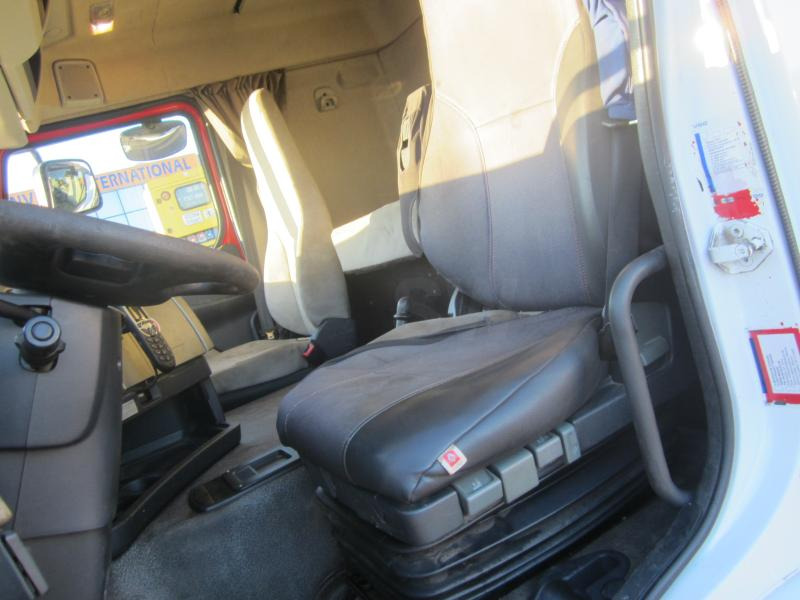 Tractor unit Renault Premium 450 DXI