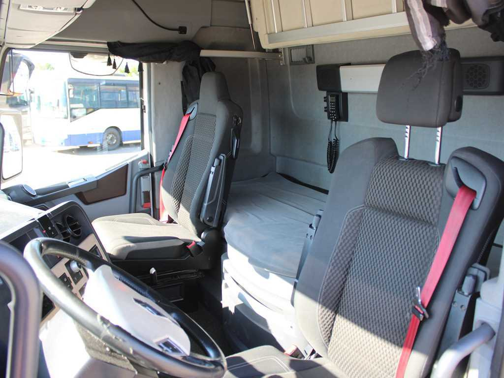 Tractor unit Renault T520, LOWDECK, EURO 6, TIRES 80%