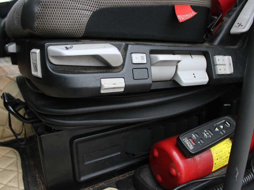 Tractor unit Renault T 460, EURO 6, LOWDECK, AIR SUSPENSION