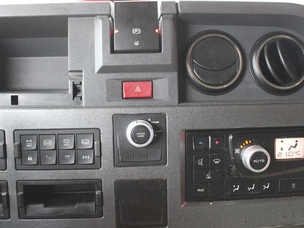 Tractor unit Renault T 460, EURO 6, LOWDECK, AIR SUSPENSION