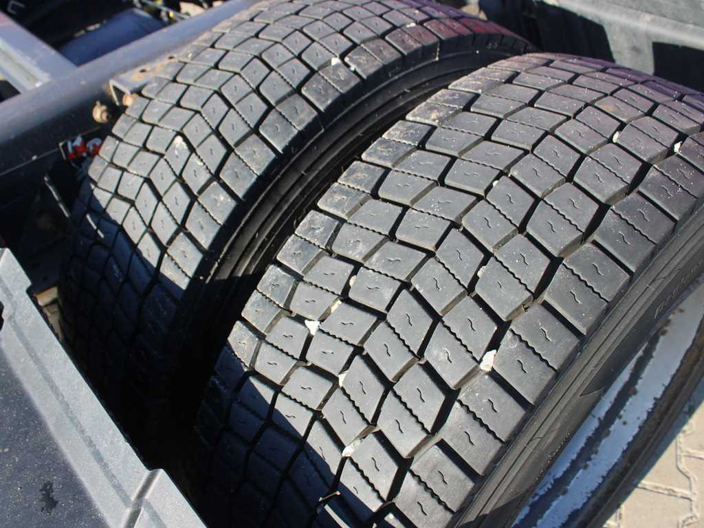 Tractor unit Renault T 520, EURO 6, LOWDECK, TIRES 80%