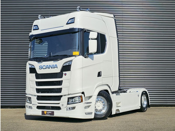 Tractor unit SCANIA S 660