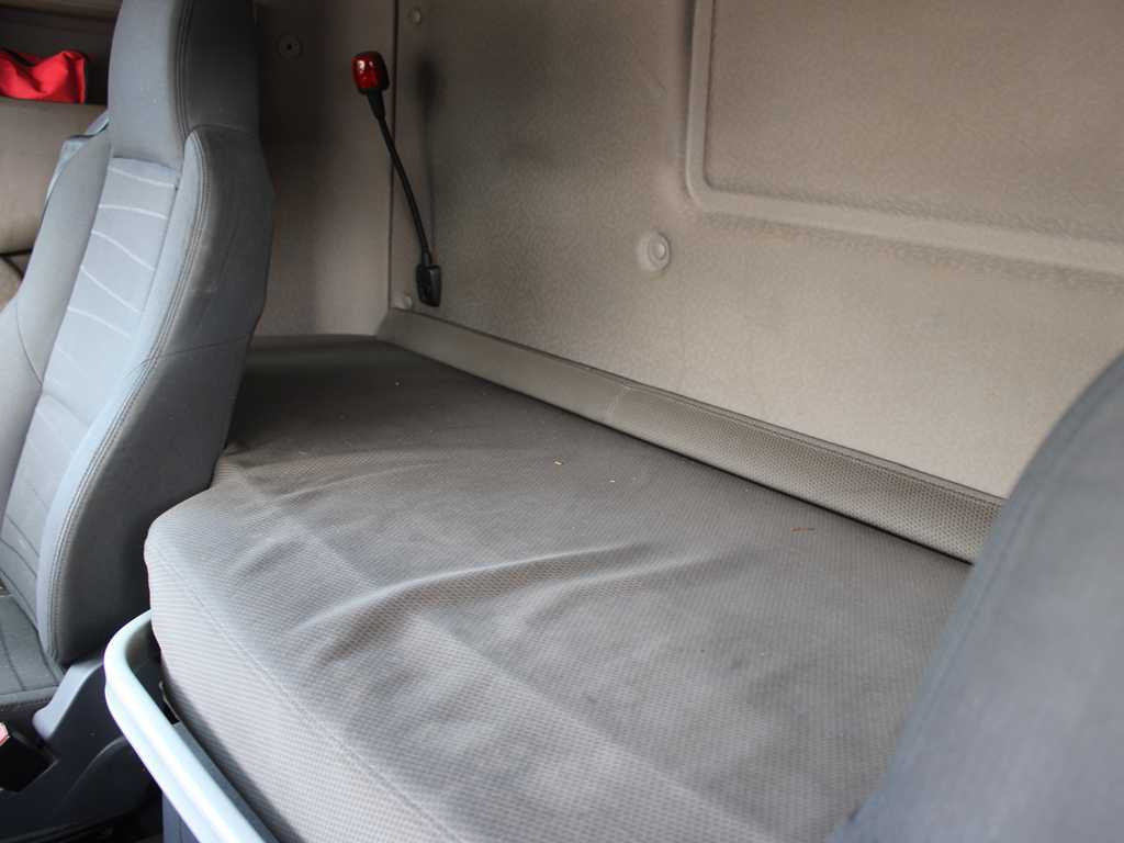 Tractor unit Scania R410, EURO 6, LOWDECK, RETARDER, NAVIGATION