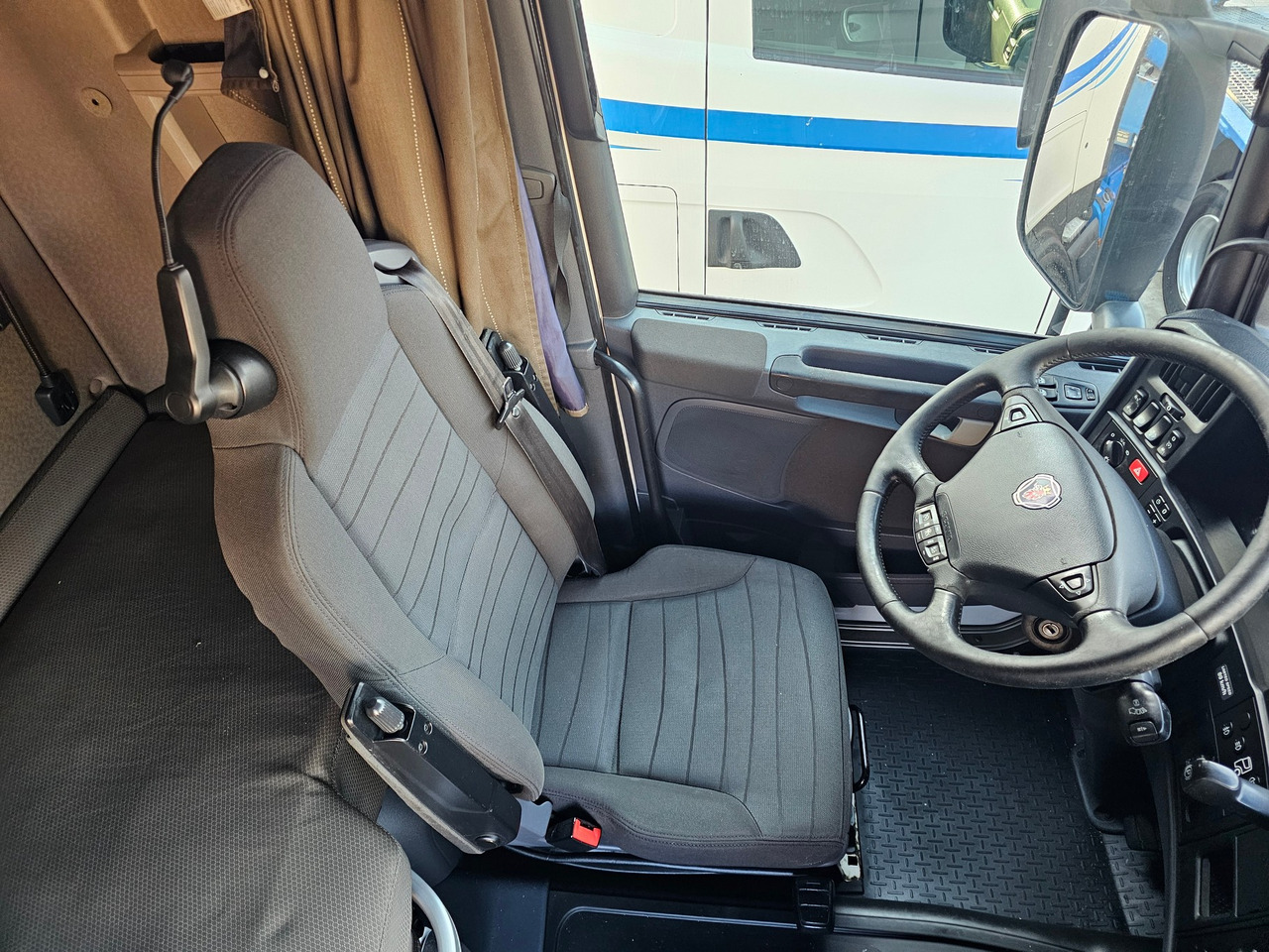 Tractor unit Scania R410 Highline SCR Only