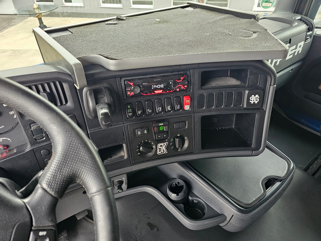 Tractor unit Scania R420 Highline