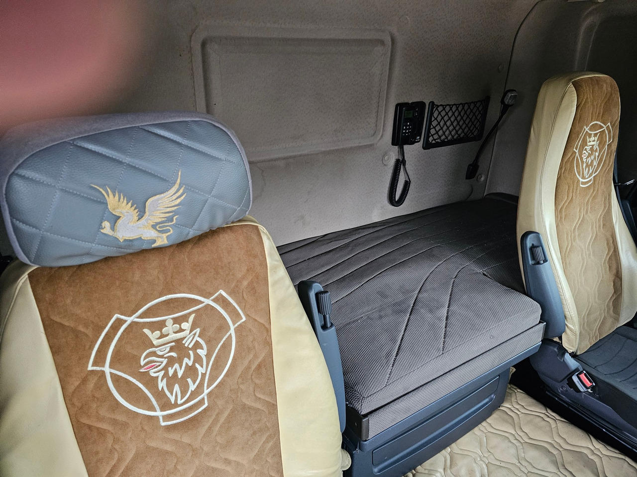 Tractor unit Scania R440 Topline