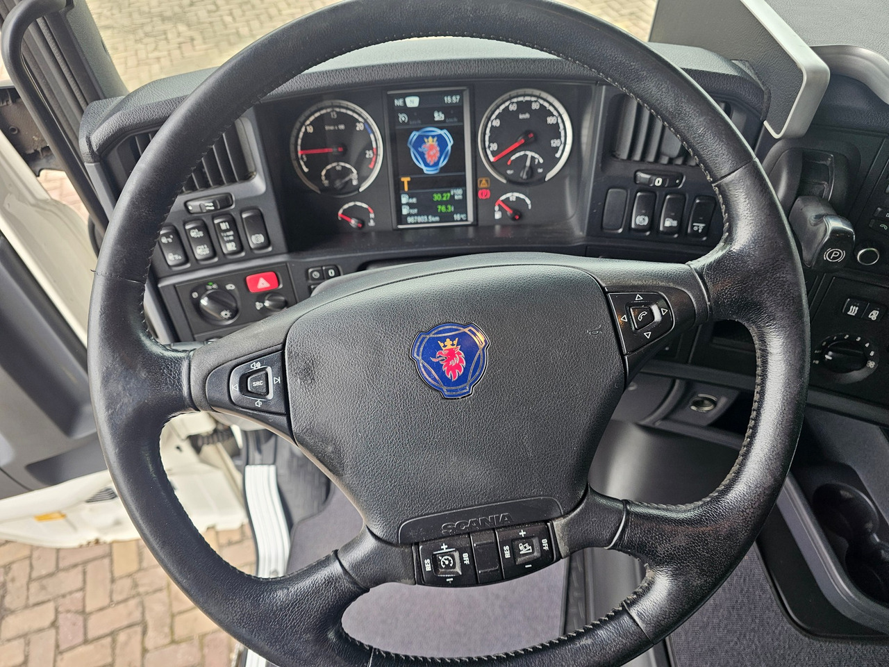 Tractor unit Scania R450 Highline