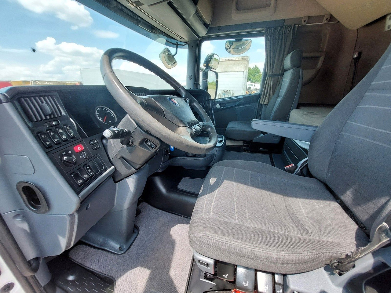 Tractor unit Scania R450 MEGA Retarder