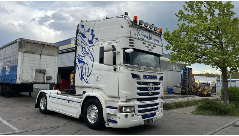 Tractor unit Scania R520 V8 Topline Standard Intarder E6