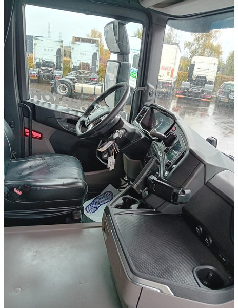 Tractor unit Scania R540