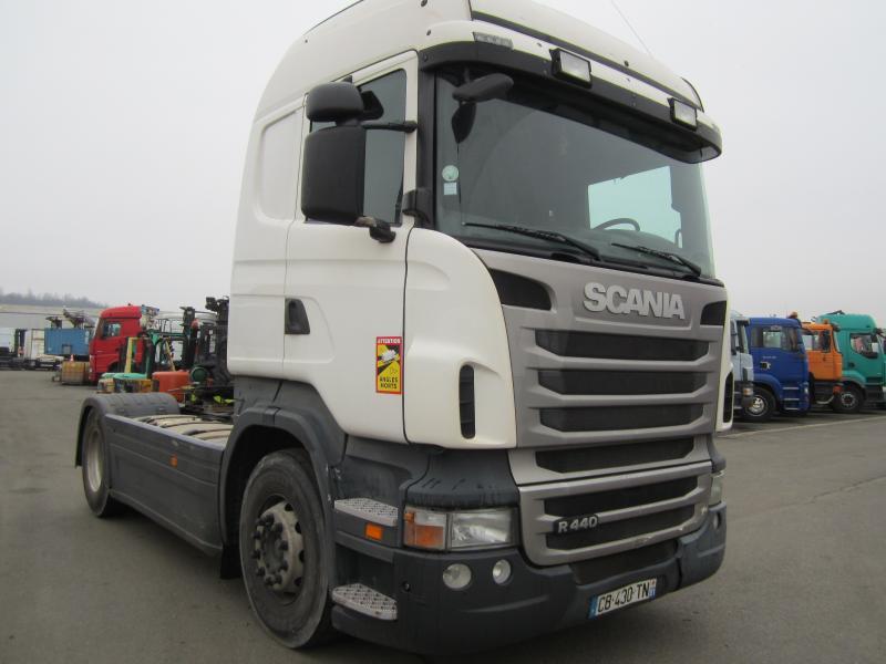 Tractor unit Scania R 440: picture 2