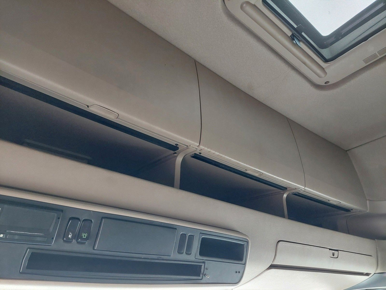 Tractor unit Scania R 440 LA6X2/4MNA